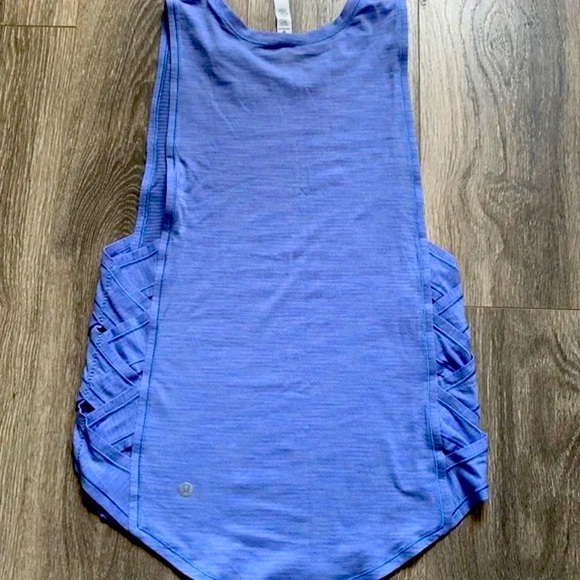 Lululemon varsity tank criss cross size 6 - Picture 2 of 3